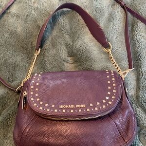Beautiful leather shoulder/crossbody combo.